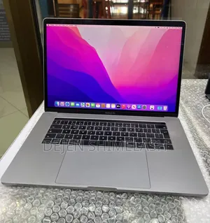 New Laptop Apple MacBook Pro 2017 16GB Intel Core i7 SSD 512GB