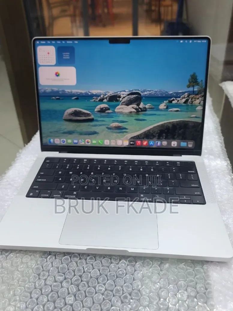 New Laptop Apple MacBook Pro M1 16GB Apple M1 Pro SSD 512GB