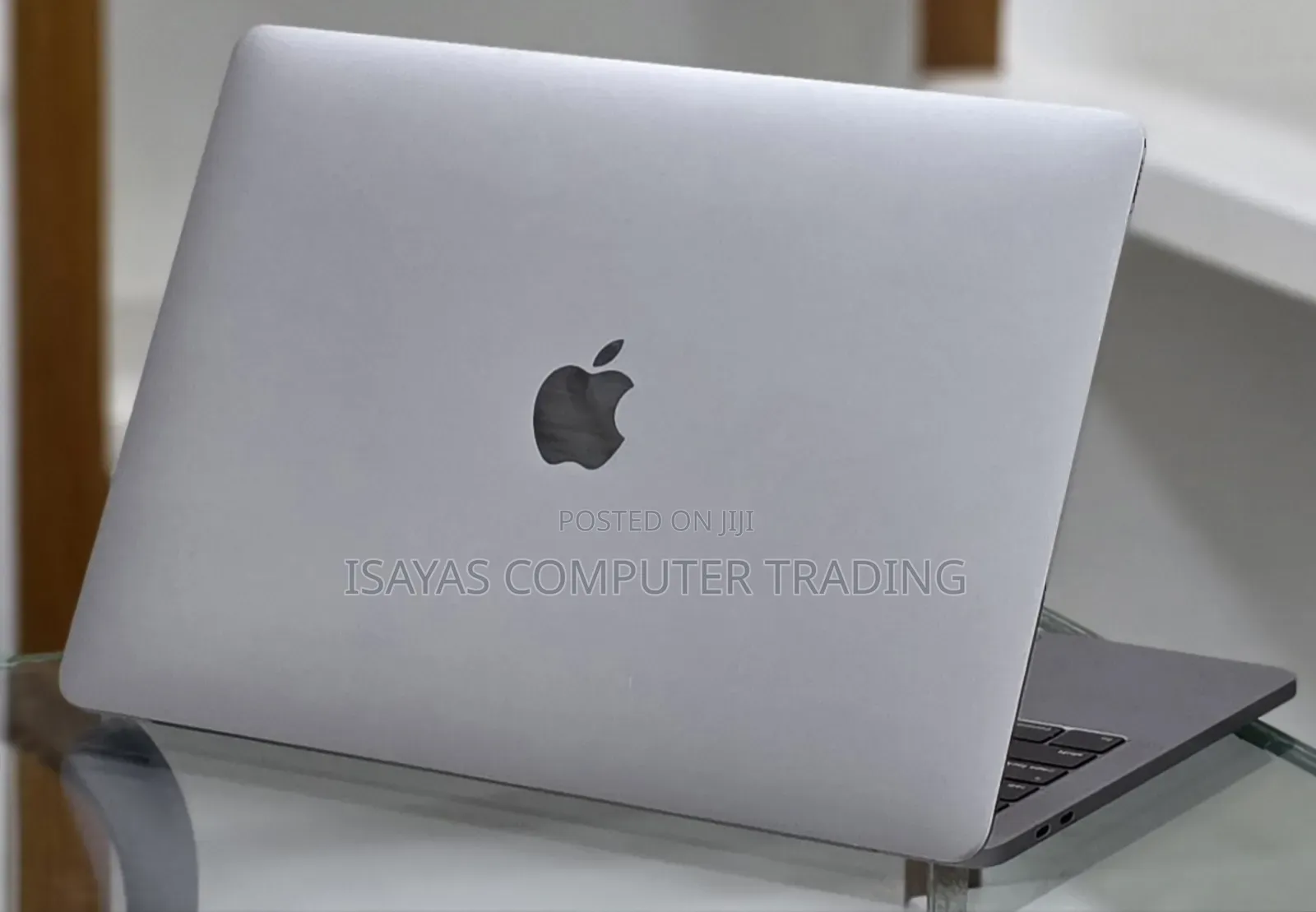 New Laptop Apple MacBook Pro 2019 16GB Intel Core i7 SSD 256GB
