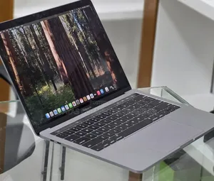 New Laptop Apple MacBook Pro 2019 16GB Intel Core i7 SSD 256GB