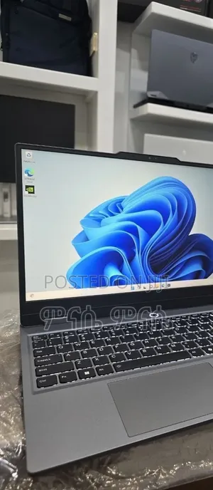 New Laptop Lenovo LOQ 15ARP9 16GB AMD Ryzen 5 SSD 512GB