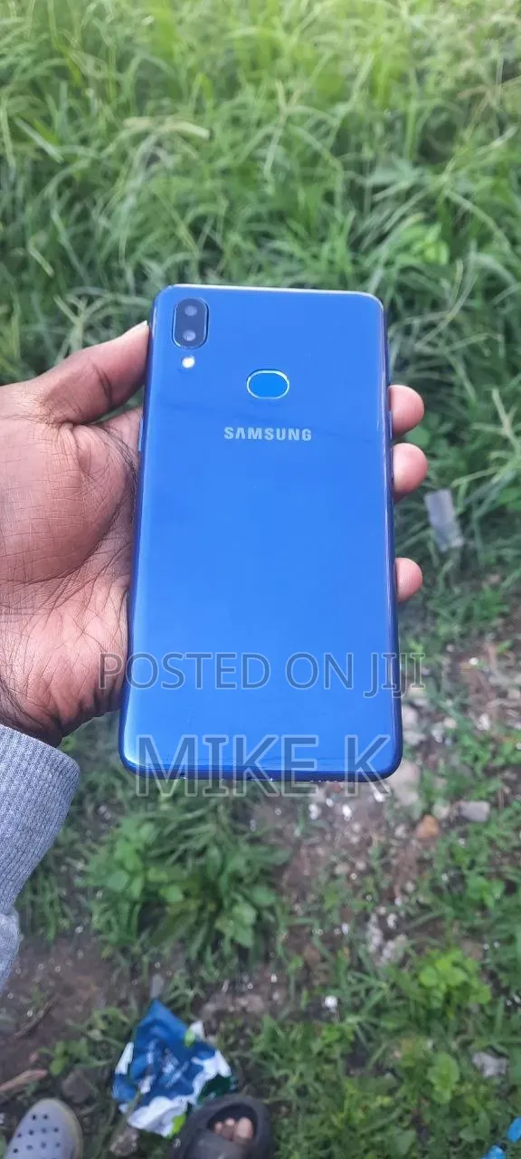 New Samsung A10 32 GB Blue