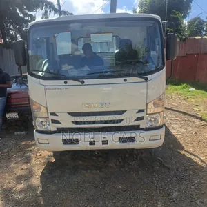 ( Bank Loan 50%] Isuzu Obama - 2025