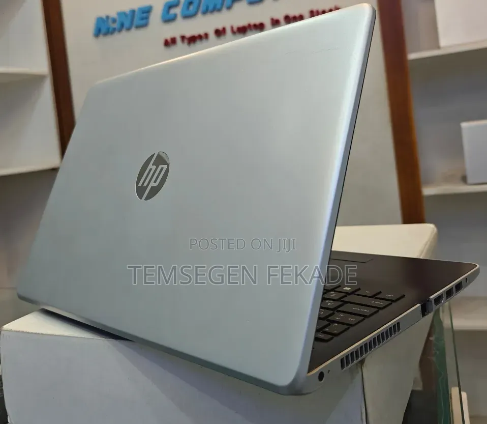 New Laptop HP Pavilion 15 8GB Intel Core i5 SSD 256GB