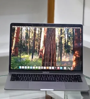 New Laptop Apple MacBook Pro 2019 16GB Intel Core i7 SSD 256GB
