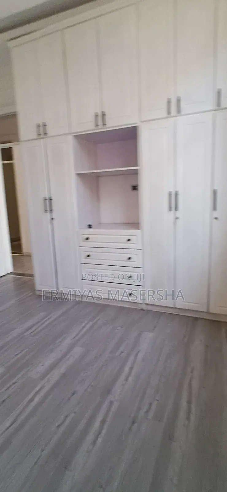 Furnished 5bdrm Villa in Yeka for sale