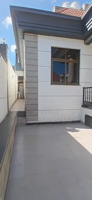 Furnished 5bdrm Villa in Yeka for sale