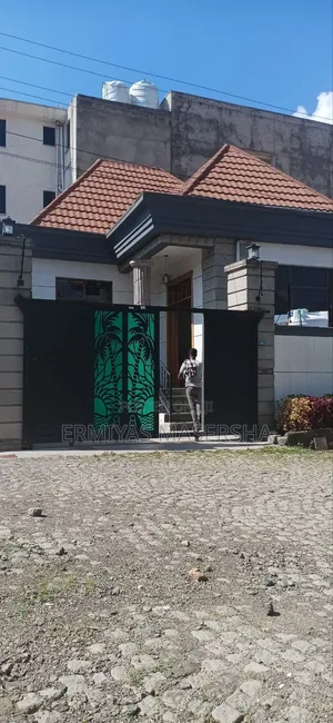 Furnished 5bdrm Villa in Yeka for sale