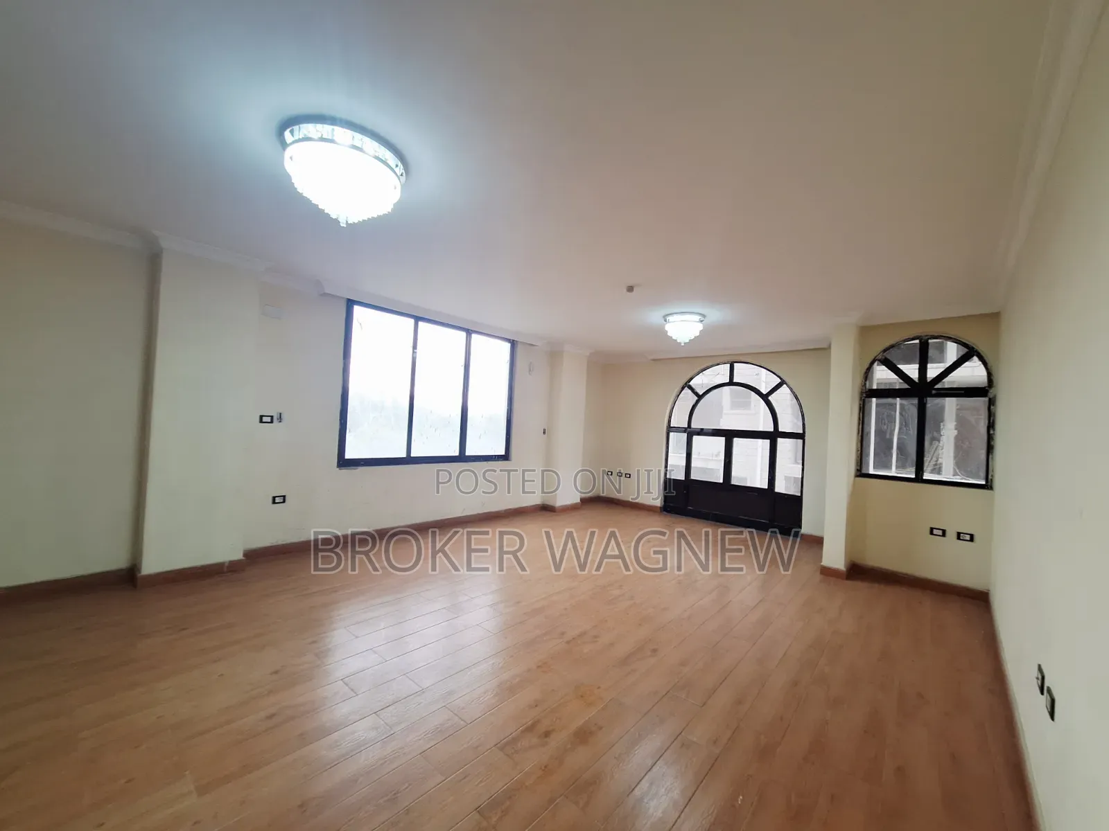 10bdrm Apartment in Kirkos for sale
