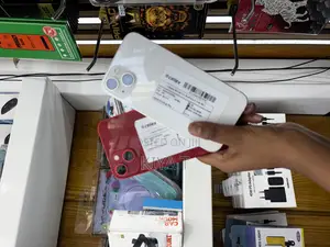 Apple iPhone 13 128 GB Red