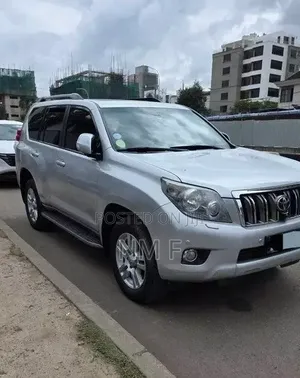 Toyota Land Cruiser Prado 2012 Silver