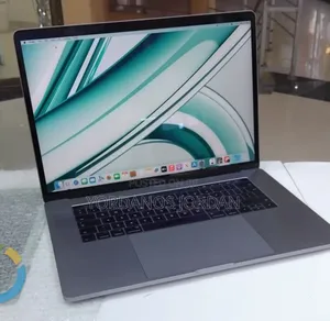 New Laptop Apple MacBook Pro 2017 16GB Intel Core i7 SSD 512GB