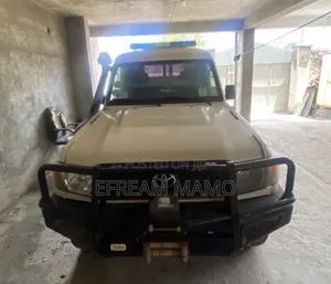 Toyota Land Cruiser 2016 White