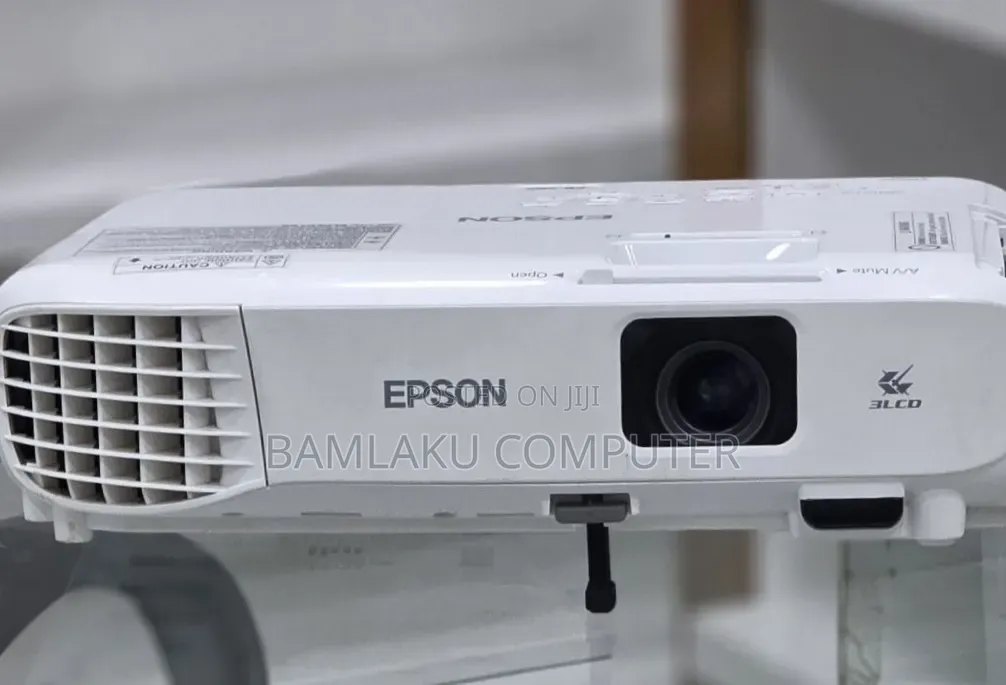 Epson Projector Model Name: Eb-S05 With Bag