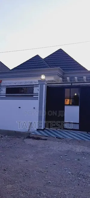 Furnished 3bdrm Villa in ሀያት, Bole for sale