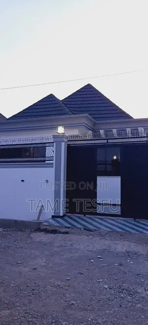 Furnished 3bdrm Villa in ሀያት, Bole for sale