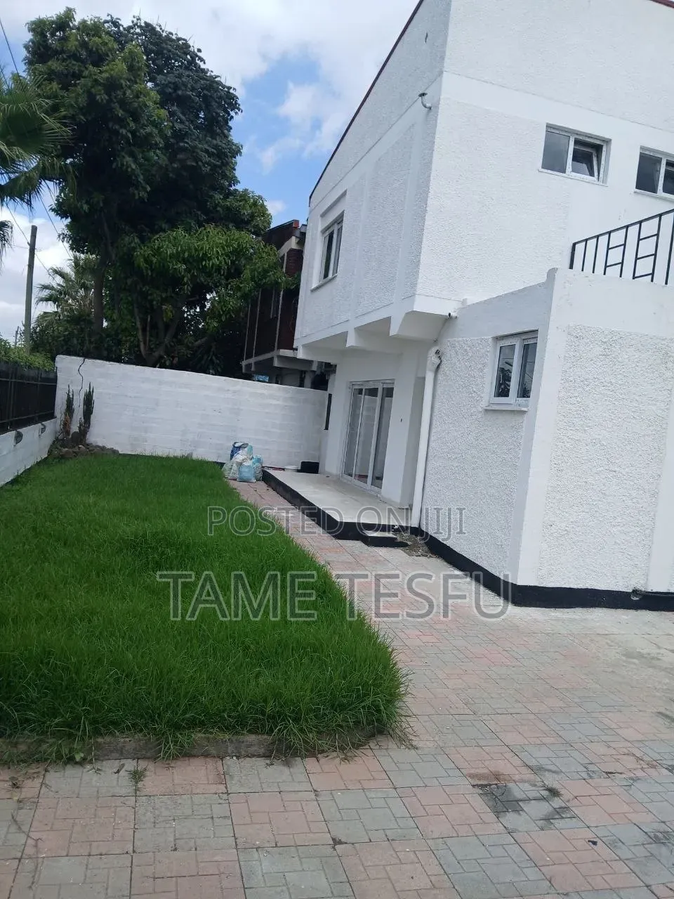 Furnished 5bdrm House in ሀያት, Bole for sale
