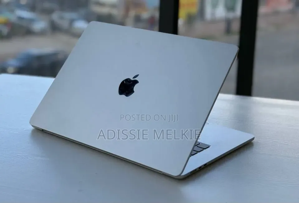 New Laptop Apple MacBook Air 2023 M2 8GB Apple M2 SSD 512GB