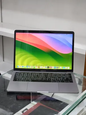 New Laptop Apple MacBook Pro 2019 16GB Intel Core i7 SSD 256GB