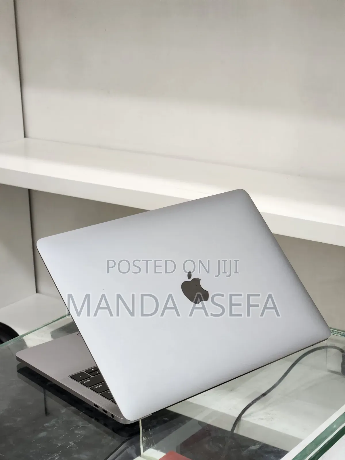 New Laptop Apple MacBook Pro 2019 16GB Intel Core i7 SSD 256GB