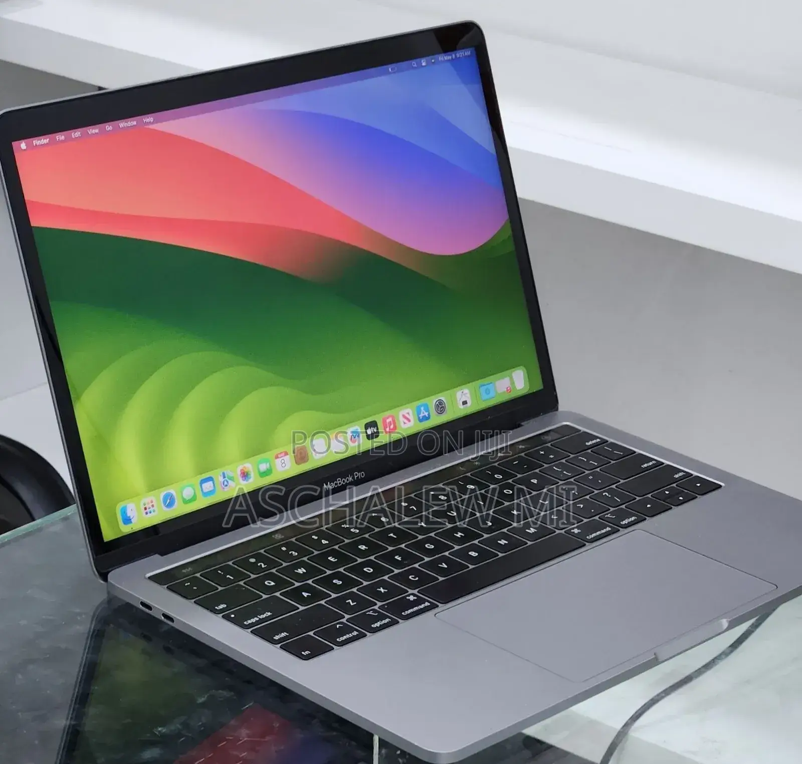 New Laptop Apple MacBook Pro 2019 16GB Intel Core i7 SSD 256GB