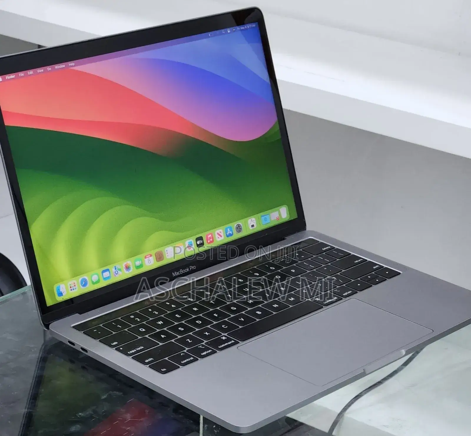 New Laptop Apple MacBook Pro 2019 16GB Intel Core i7 SSD 256GB