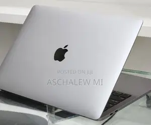 New Laptop Apple MacBook Pro 2019 16GB Intel Core i7 SSD 256GB