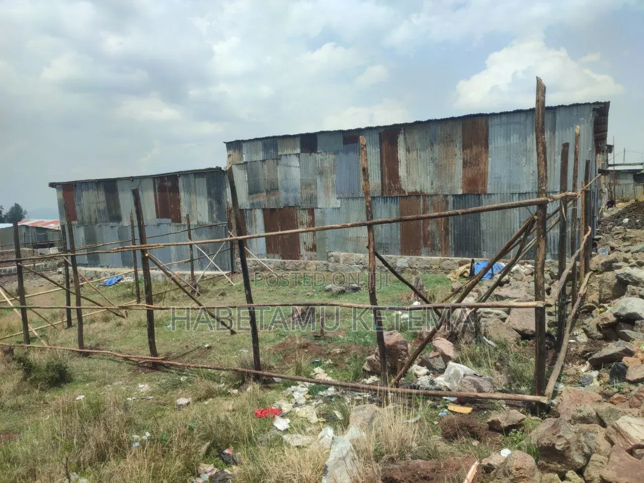 90ካሬ ቦታ(መሬት)