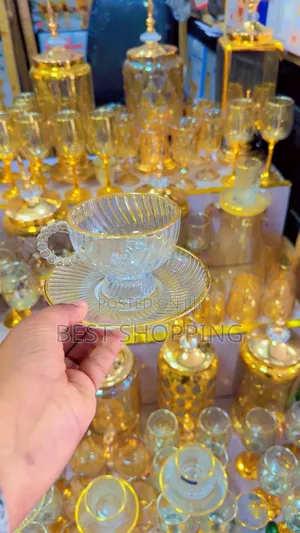 Luxurious Tea Cup Glassware With Golden 6 Pc የሻይ ብርጭቆ ሴት
