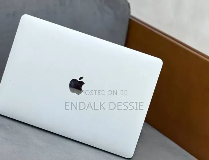 New Laptop Apple MacBook Air 2019 8GB Intel Core i5 SSD 128GB