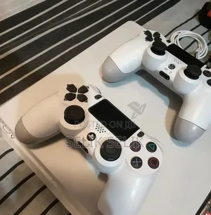 Playstation 4 Slim