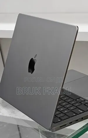 New Laptop Apple MacBook Pro 2024 M3 14-inch 8GB Apple M3 Pro SSD 512GB