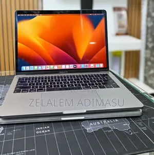 New Laptop Apple MacBook Pro 2017 16GB Intel Core i5 SSD 256GB