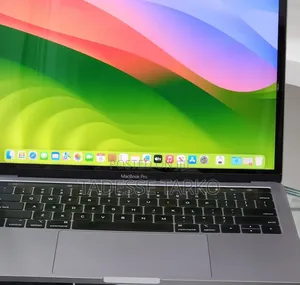 New Laptop Apple MacBook Pro 2017 16GB Intel Core i7 SSD 256GB