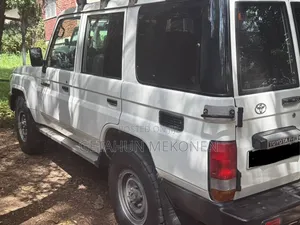 Toyota Land Cruiser 2020 White