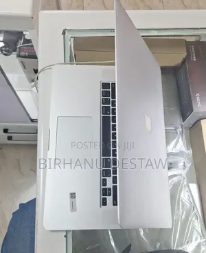 New Laptop Apple MacBook Pro 2015 16GB Intel Core i7 SSD 256GB