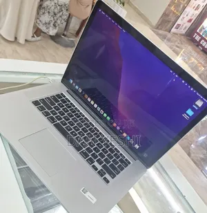 New Laptop Apple MacBook Pro 2015 16GB Intel Core i7 SSD 256GB