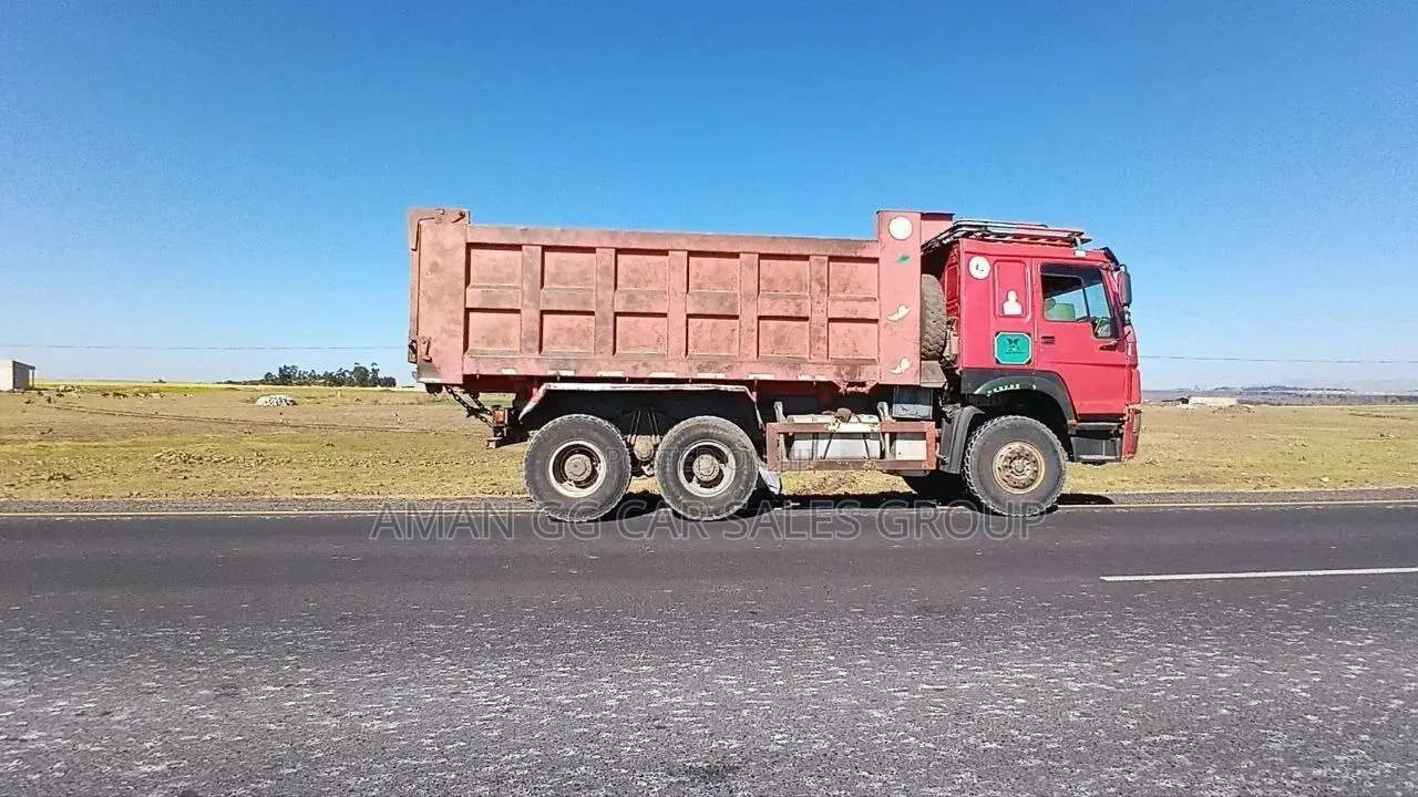 Dump. Truck. 2016