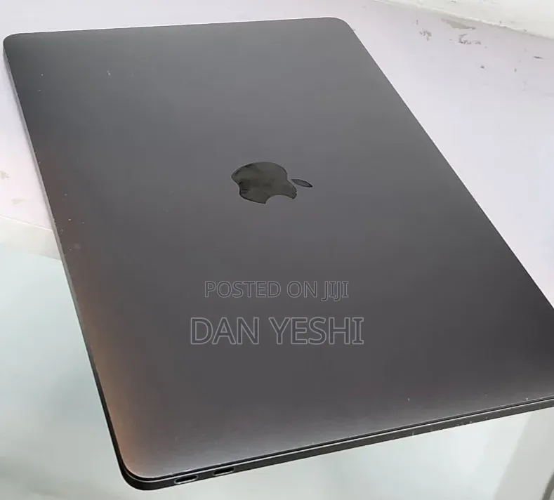 New Laptop Apple MacBook Pro 2017 8GB Intel Core i5 SSD 256GB