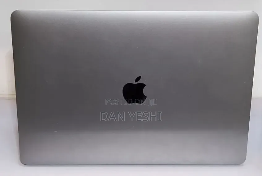 New Laptop Apple MacBook Pro 2017 8GB Intel Core i5 SSD 256GB