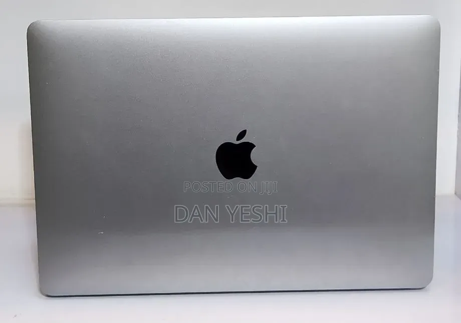 New Laptop Apple MacBook Pro 2017 8GB Intel Core i5 SSD 256GB