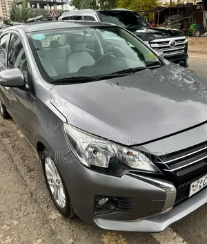 Mitsubishi Attrage 2022 Silver