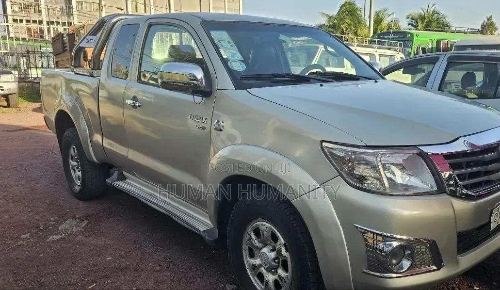 Toyota Hilux 2006 Silver
