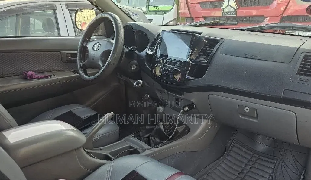 Toyota Hilux 2006 Silver