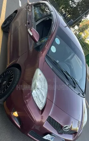 Toyota Yaris 2010 Burgundy
