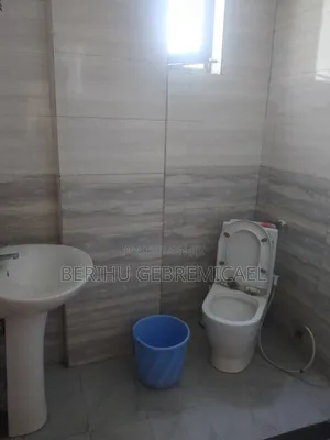 2bdrm Apartment in አያት, Yeka for rent