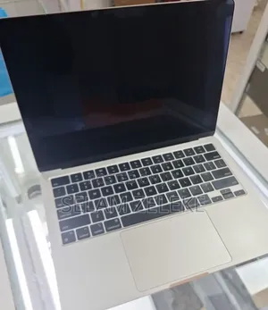 New Laptop Apple MacBook Air 2022 M2 16GB Apple M2 SSD 256GB