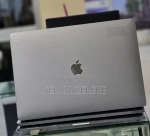 New Laptop Apple MacBook Pro 2017 16GB Intel Core i7 SSD 512GB