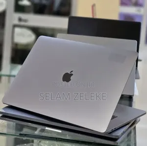 New Laptop Apple MacBook Pro 2017 16GB Intel Core i7 SSD 512GB
