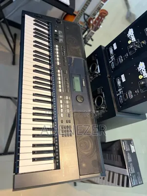 Yamaha PSR E433 Piano Keyboard